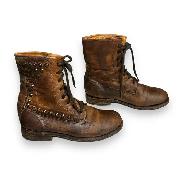 BED STU Predictable Brown Motorcycle Boots Studded Distressed Leather